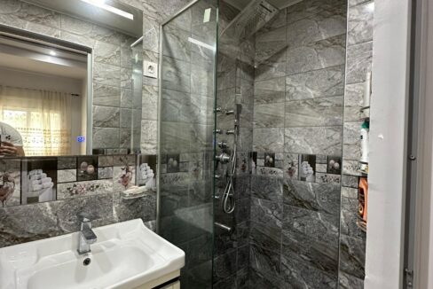 douche piece parentale F4 (SIDI KHALED)