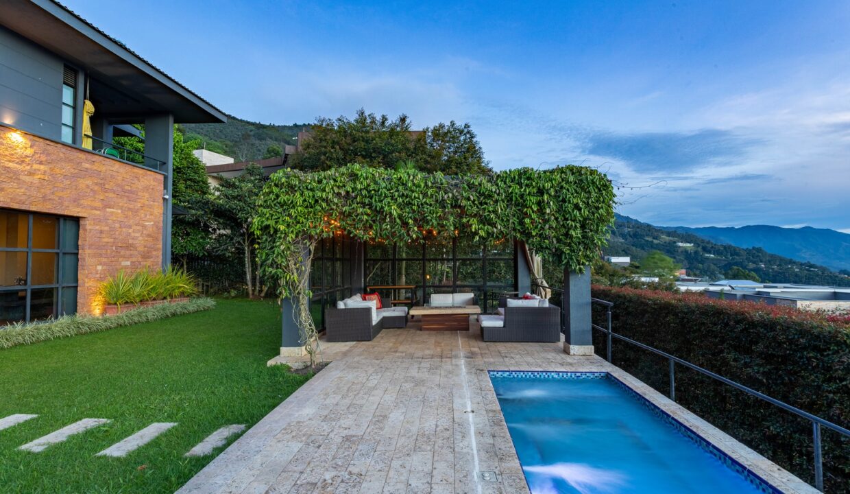 lissete-laverde-Qso9JkywwpM-unsplash