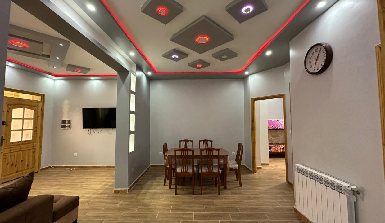 sale a manger f4 (SIDI KHALED)